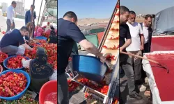 AK Parti Karaköprü İlçe Başkanı Çelik, İsot Temizledi, İşçilerle Bir Araya Geldi