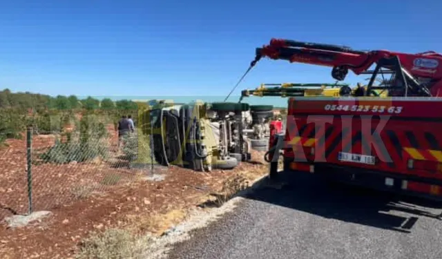Şanlıurfa Hilvan'da Beton Mikseri Devrildi