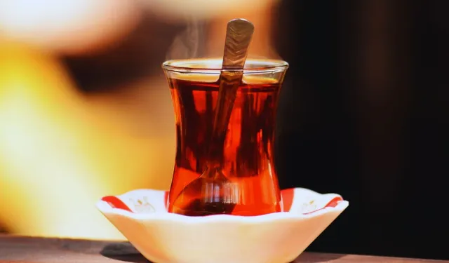 Çay Fiyatlarına Yüzde 10 Zam Yapıldı