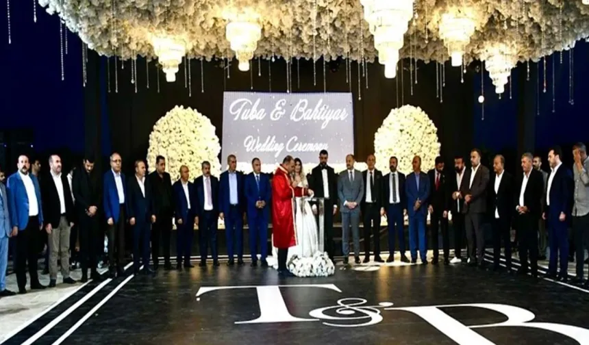 Bucak Ve İzol Aşireti Arasında Muhteşem Düğün: Takılan Altın Miktarını Duyunca Şaşkına Döneceksiniz