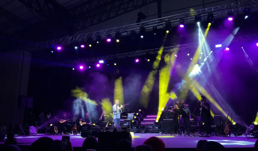 Daha önce Şanlıurfa’da konser vereceği duyurulan ve biletleri haftalar önesinden tükenen Mem Ararat konseri için sürpri